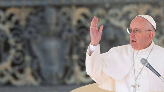 PopeFrancis-dtc-phanxico-hoc-cach-lam-chung-cho-chua-kito-du-tuoi-gia-yeu-duoi